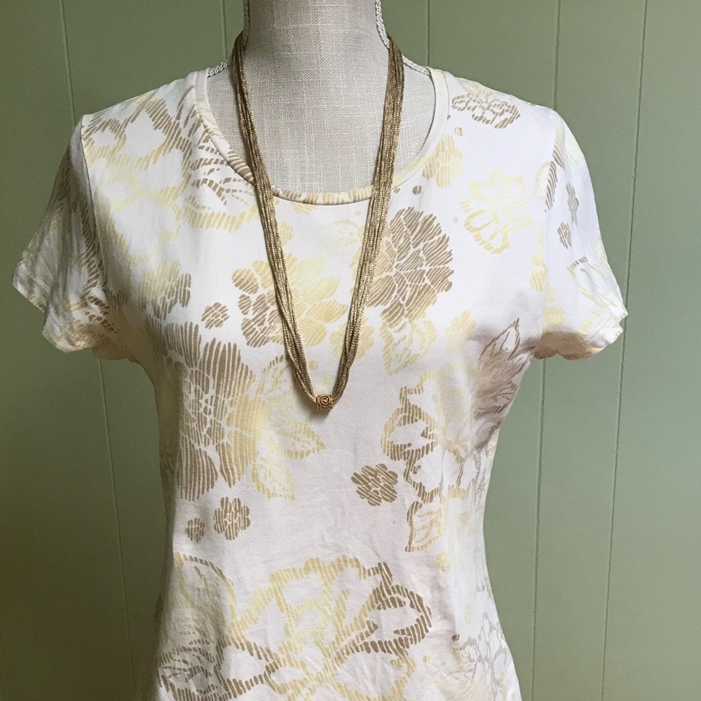 Sonoma ladies tee shirt size L like new 😊